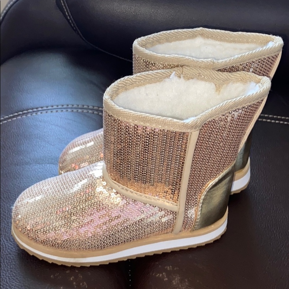 Gold toddler sequins boots
